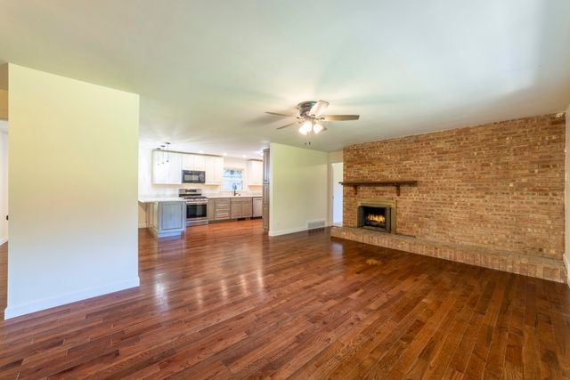 820 N 350 E, Valparaiso, IN 46383