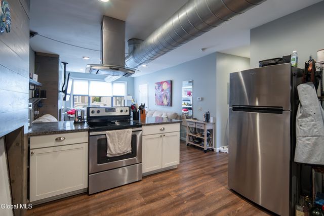 2439 5th Avenue, Troy, NY 12180