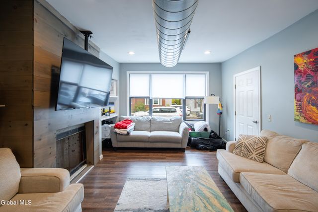 2439 5th Avenue, Troy, NY 12180