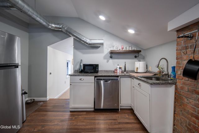 2439 5th Avenue, Troy, NY 12180