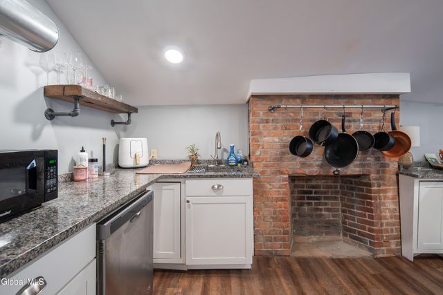 2439 5th Avenue, Troy, NY 12180