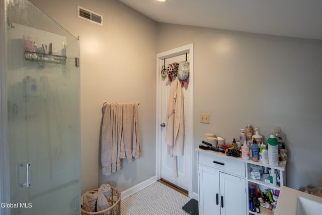 2439 5th Avenue, Troy, NY 12180