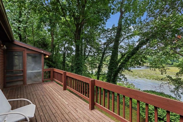 9808 Oak Forest Circle, Kalamazoo, MI 49009