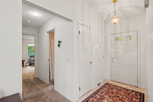 9808 Oak Forest Circle, Kalamazoo, MI 49009