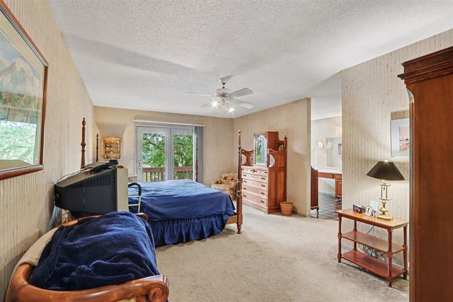 9808 Oak Forest Circle, Kalamazoo, MI 49009