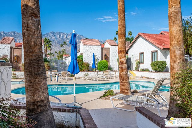 2240 E Miramonte Circle C, Palm Springs, CA 92264