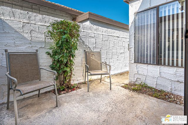 2240 E Miramonte Circle C, Palm Springs, CA 92264