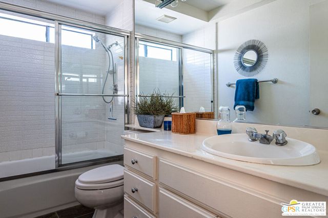 2240 E Miramonte Circle C, Palm Springs, CA 92264