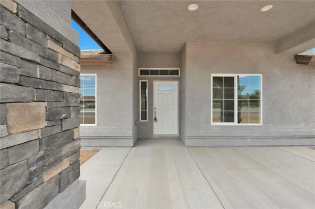 9835 Pyrite Avenue, Hesperia, CA 92345