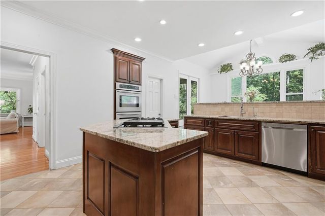 483 Martinique Trace, Canton, GA 30115