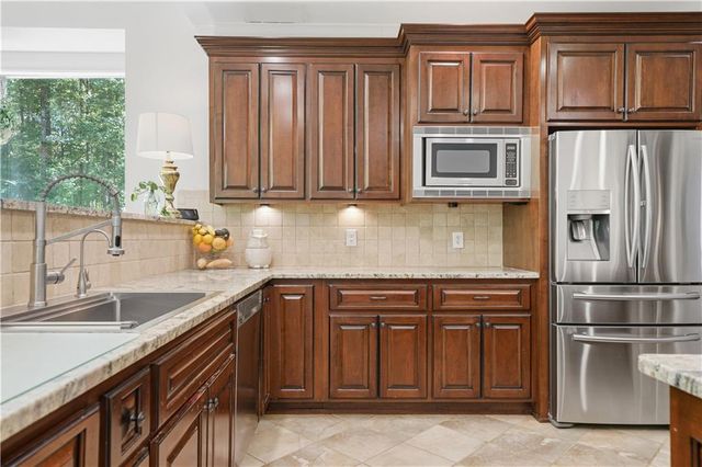483 Martinique Trace, Canton, GA 30115