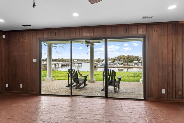 201 River Rd., Georgetown, SC 29440