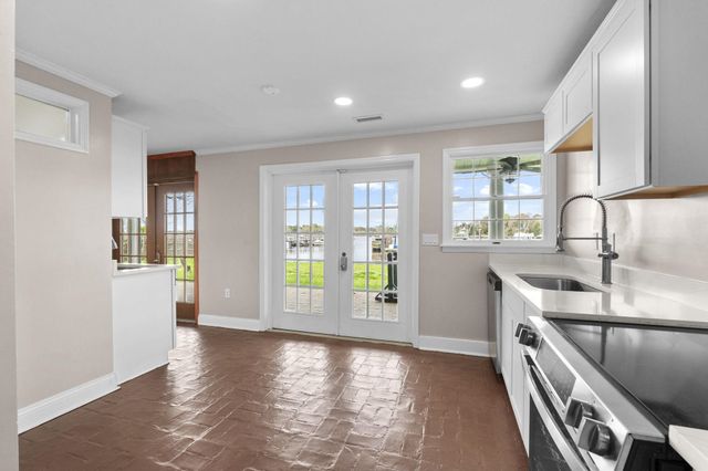 201 River Rd., Georgetown, SC 29440