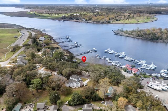 201 River Rd., Georgetown, SC 29440