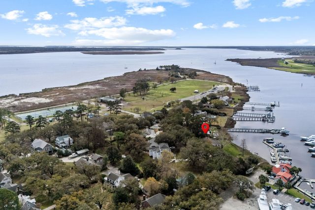 201 River Rd., Georgetown, SC 29440