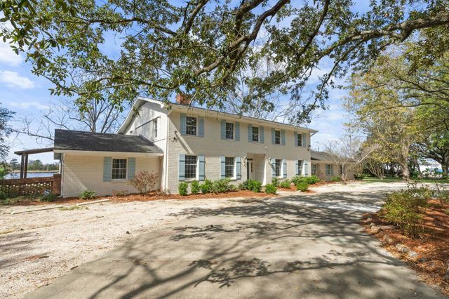 201 River Rd., Georgetown, SC 29440