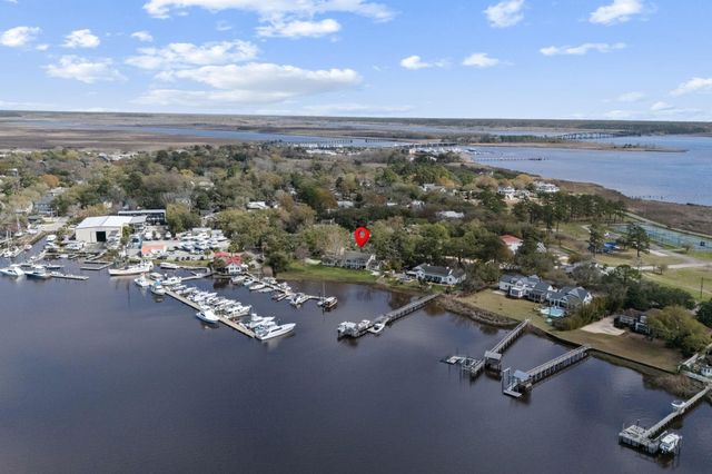 201 River Rd., Georgetown, SC 29440