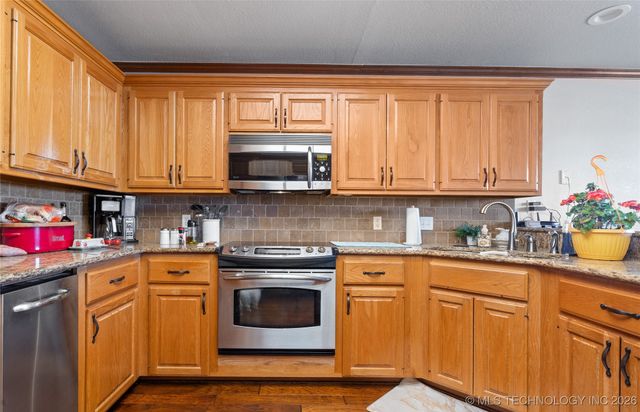 14823 US Hwy 77, Springer, OK 73458