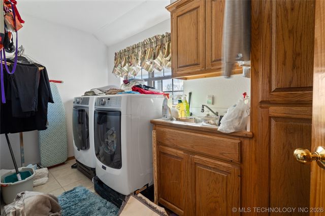 14823 US Hwy 77, Springer, OK 73458