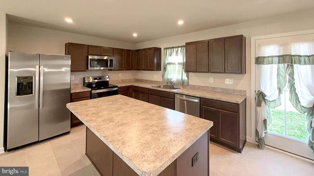 70 STOCKING POND RD, Inwood, WV 25428