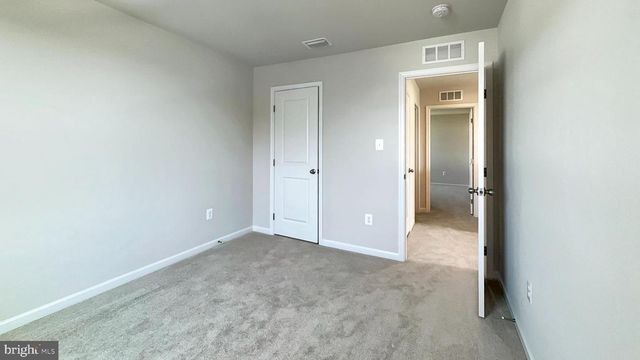 70 STOCKING POND RD, Inwood, WV 25428