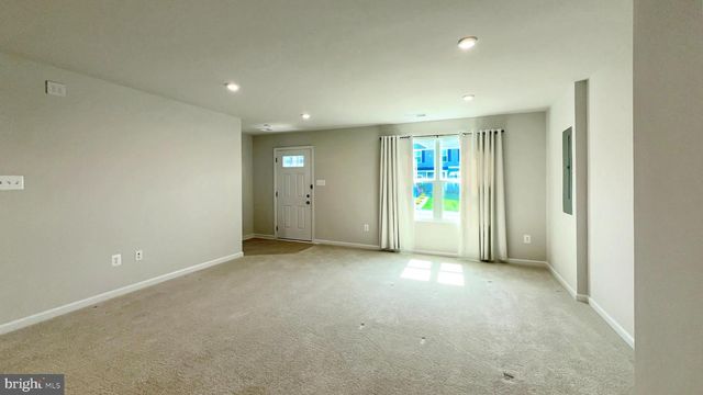 70 STOCKING POND RD, Inwood, WV 25428