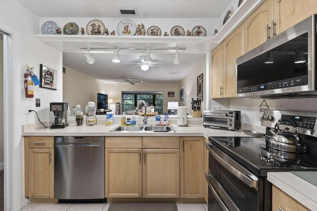 2302 Sunrise Boulevard 206, Fort Pierce, FL 34982