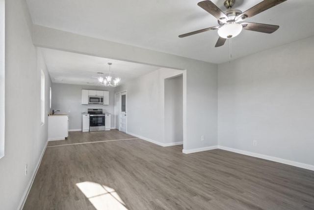 305 S Erwin Street, Brazoria, TX 77422