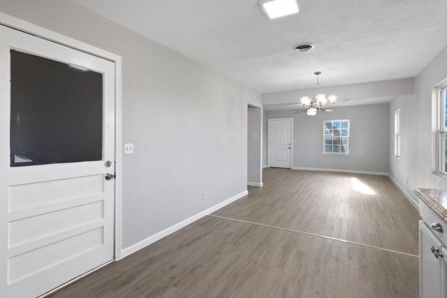 305 S Erwin Street, Brazoria, TX 77422