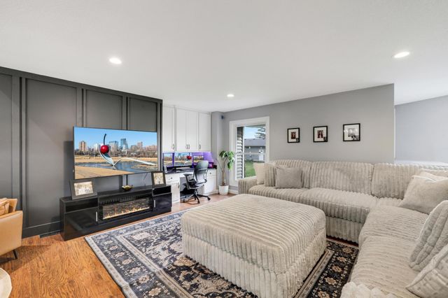 8426 Kimbro Avenue S, Cottage Grove, MN 55016