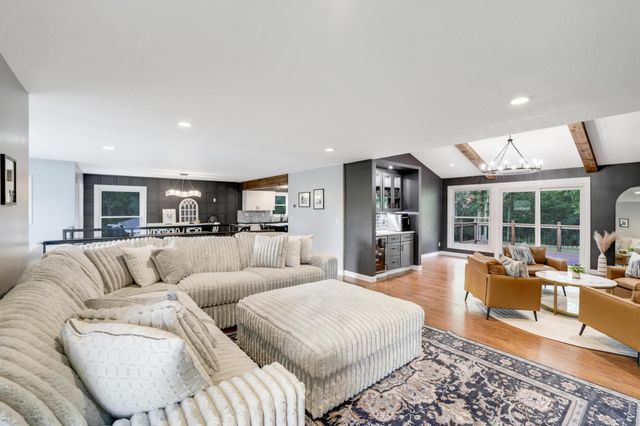 8426 Kimbro Avenue S, Cottage Grove, MN 55016