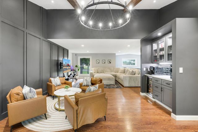 8426 Kimbro Avenue S, Cottage Grove, MN 55016