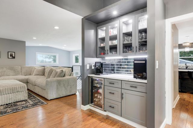 8426 Kimbro Avenue S, Cottage Grove, MN 55016