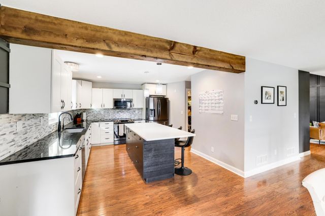 8426 Kimbro Avenue S, Cottage Grove, MN 55016