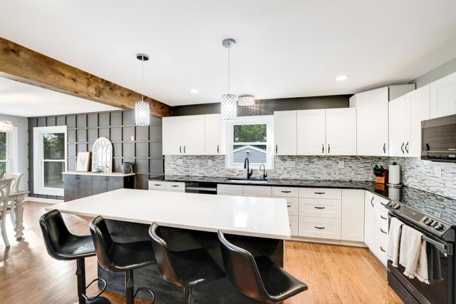 8426 Kimbro Avenue S, Cottage Grove, MN 55016