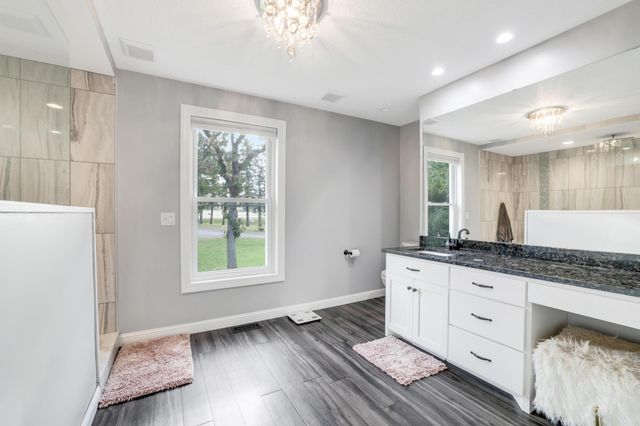 8426 Kimbro Avenue S, Cottage Grove, MN 55016