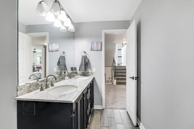 8426 Kimbro Avenue S, Cottage Grove, MN 55016