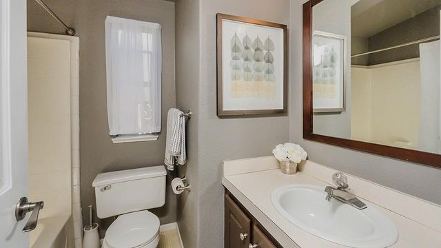3015 E Bayshore Road 316, Redwood City, CA 94063