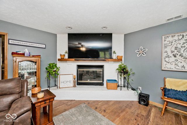 7642 Maxwelton Street, Mooresville, IN 46158