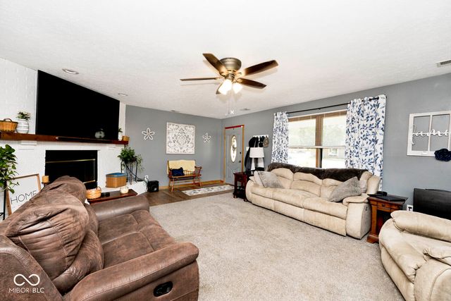 7642 Maxwelton Street, Mooresville, IN 46158