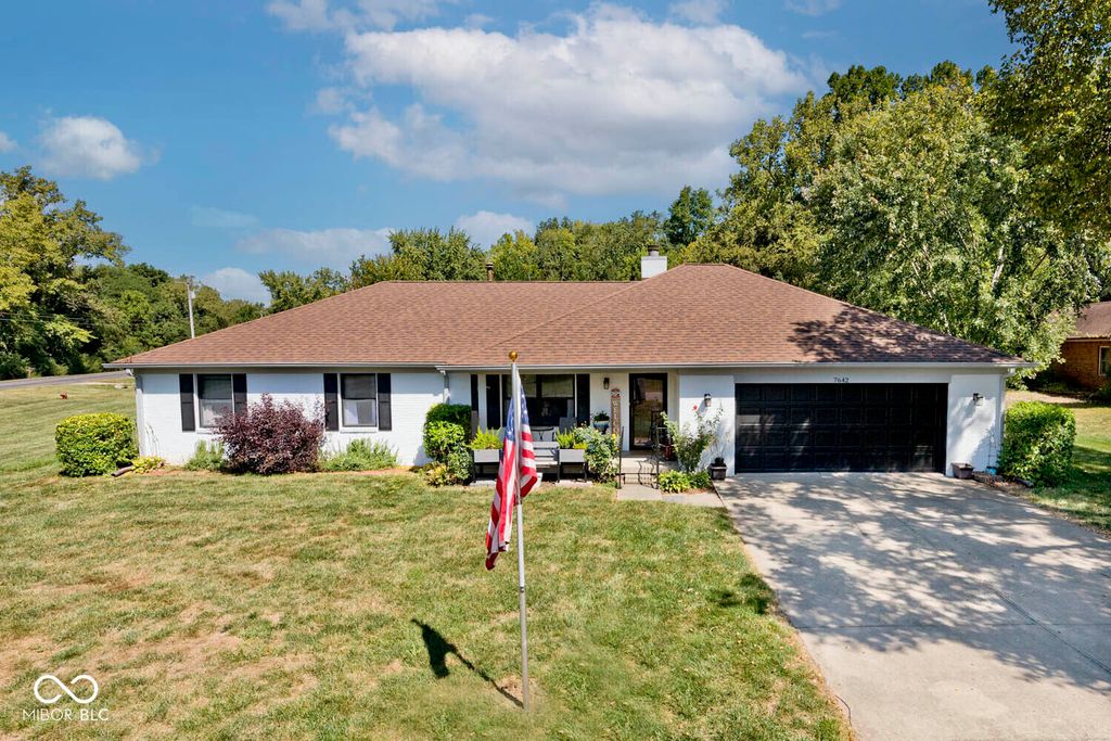 7642 Maxwelton Street, Mooresville, IN 46158