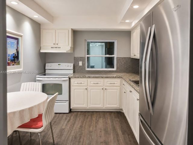 851 Three Islands Blvd 520, Hallandale Beach, FL 33009