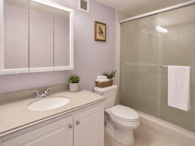 851 Three Islands Blvd 520, Hallandale Beach, FL 33009