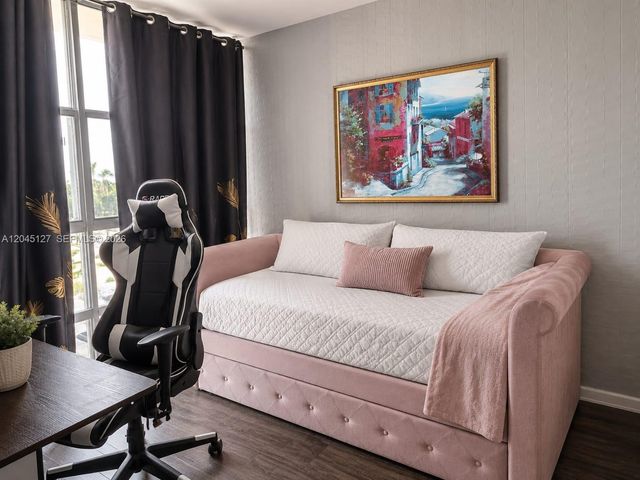 851 Three Islands Blvd 520, Hallandale Beach, FL 33009