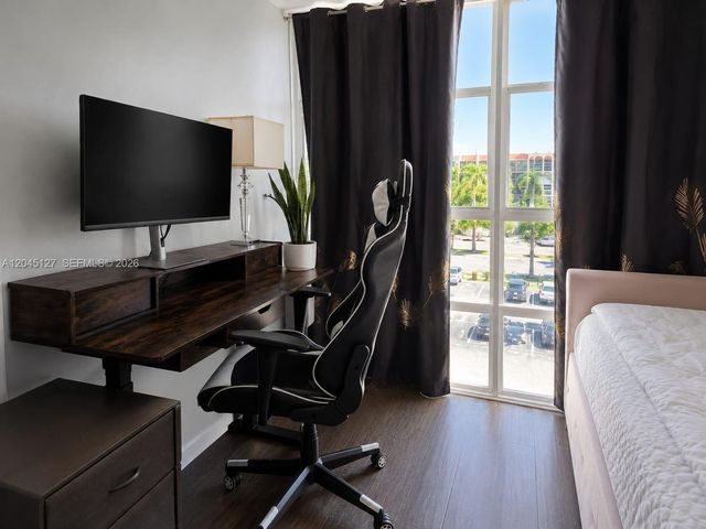 851 Three Islands Blvd 520, Hallandale Beach, FL 33009