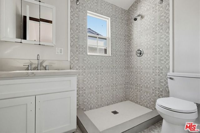 2163 W 27th Street, Los Angeles, CA 90018