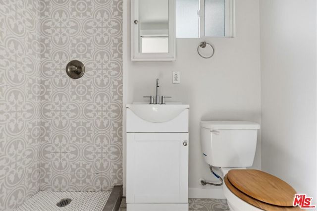 2163 W 27th Street, Los Angeles, CA 90018