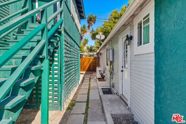 2163 W 27th Street, Los Angeles, CA 90018