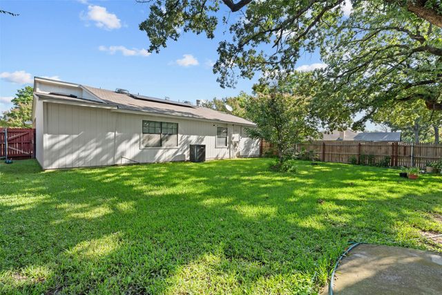 309 Westover Drive, Euless, TX 76039