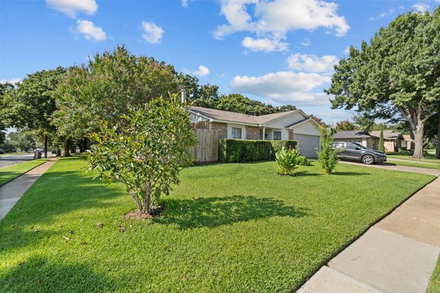 309 Westover Drive, Euless, TX 76039